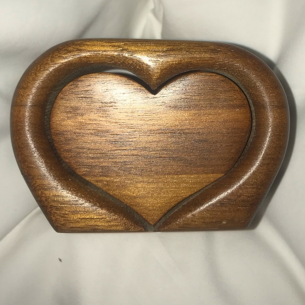 Mahogany wooden box signed by artist Richard Lee